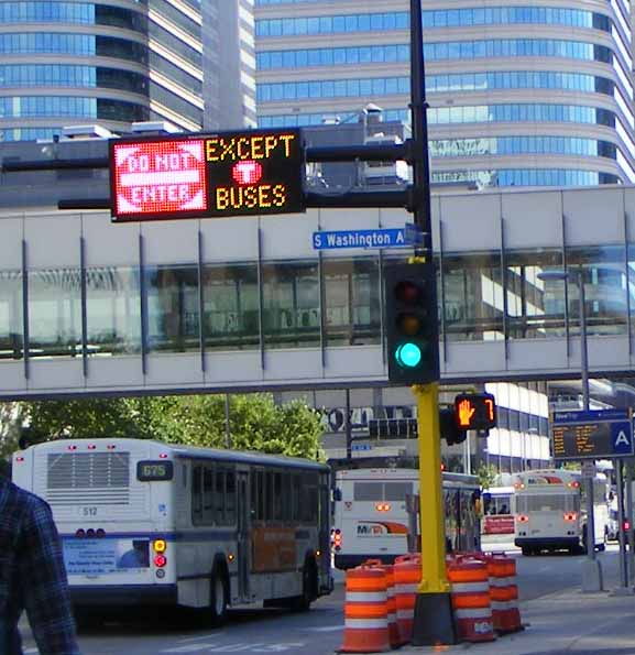 Metro Transit Gillig Phamntoms 512